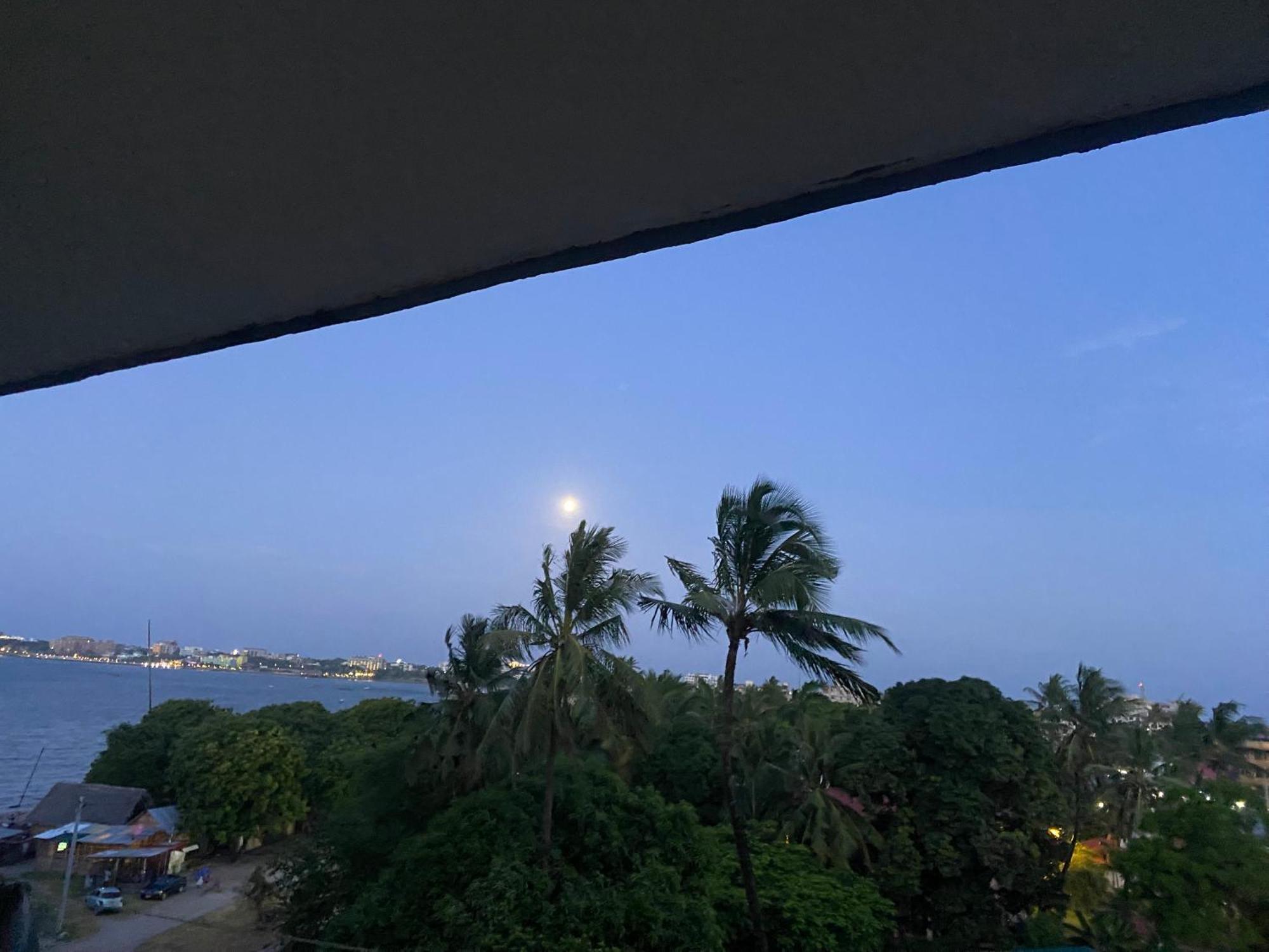 Beachfront M. A.Apartment دار السلام المظهر الخارجي الصورة